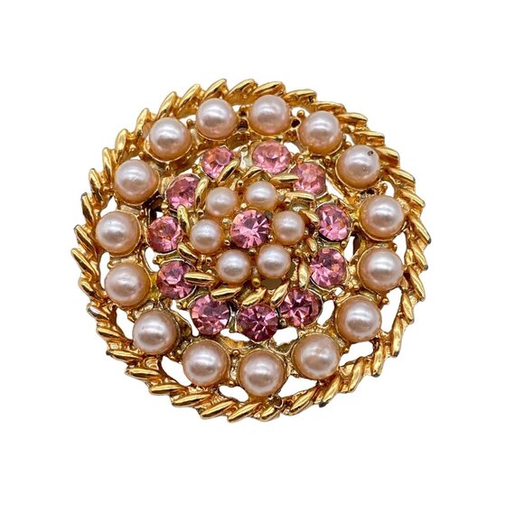 Unmarked Jewelry - VTG Pink Crystal faux pearl Gold tone brooch pin lapel pin unsigned sparkle